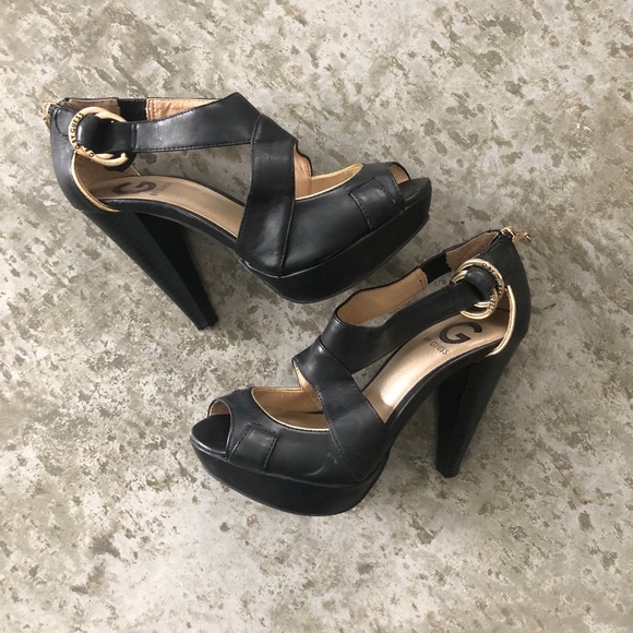 ✨SALE ✨Guess High Heels - Picture 1 of 4